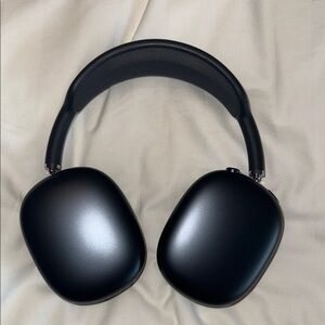 Apple Black Over-Ear Headphones with Premium Design